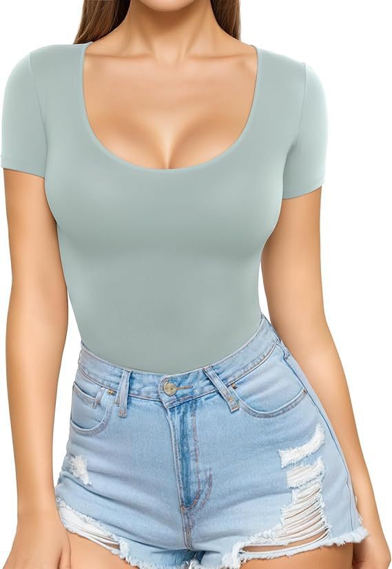 Women's Fitted Short-Sleeve Scoop Neck Bodysuit with Seamless Design
