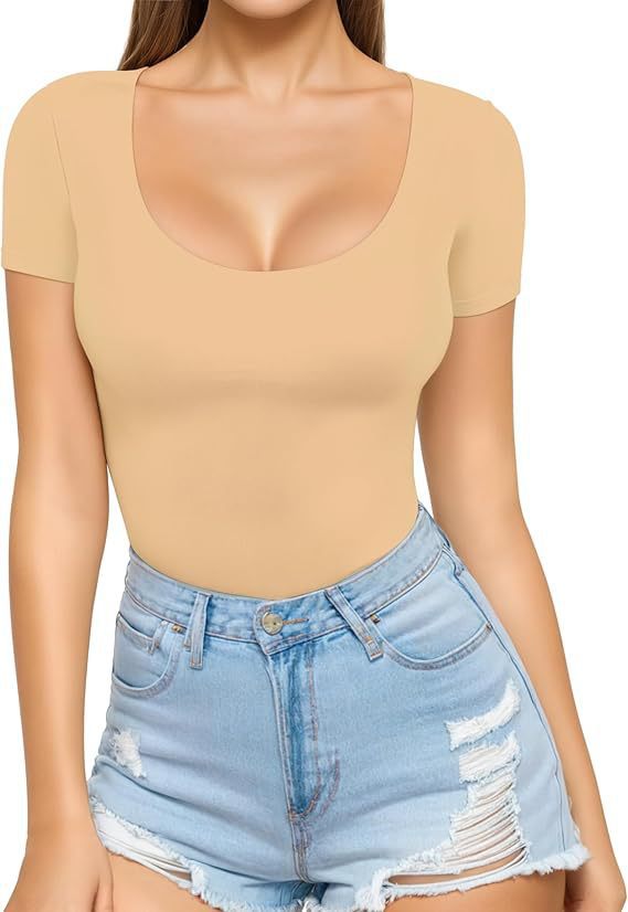 Women's Fitted Short-Sleeve Scoop Neck Bodysuit with Seamless Design