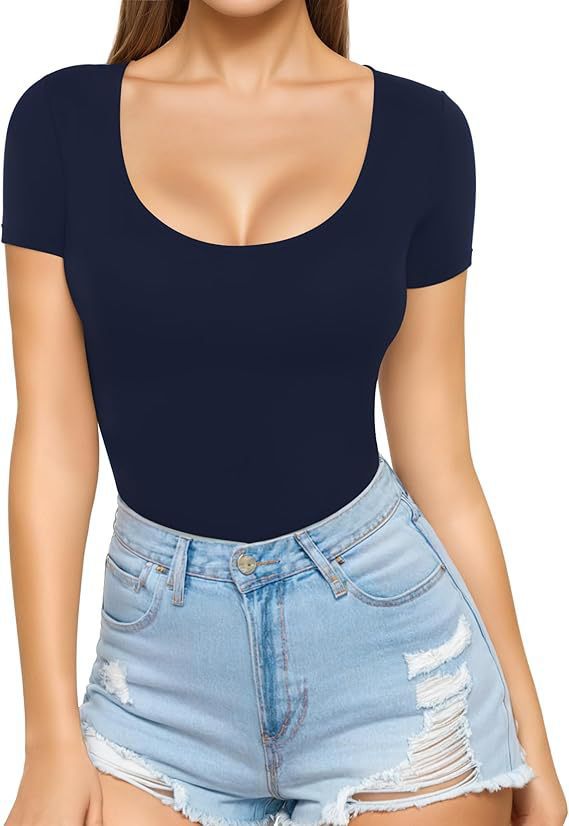 Women's Fitted Short-Sleeve Scoop Neck Bodysuit with Seamless Design