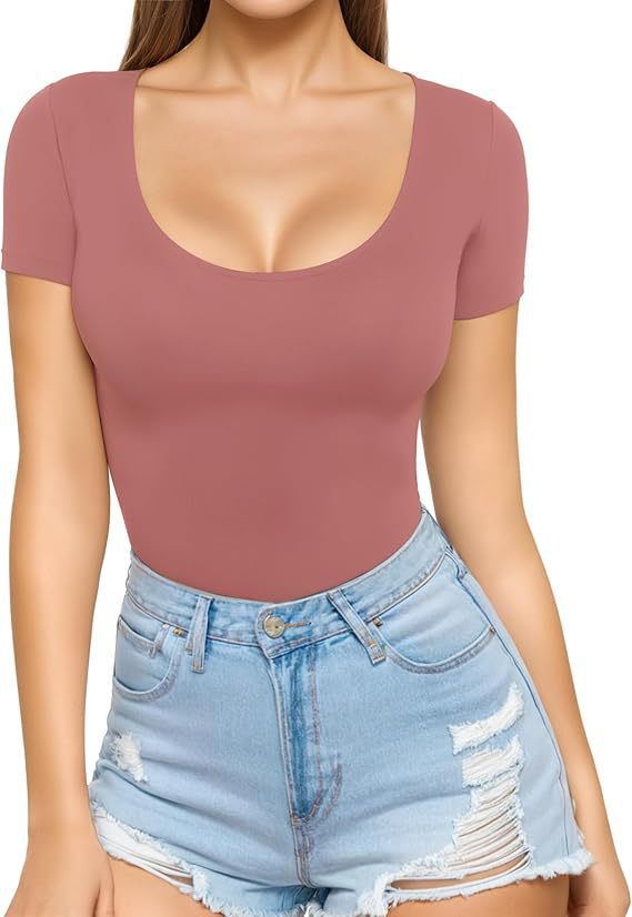 Women's Fitted Short-Sleeve Scoop Neck Bodysuit with Seamless Design