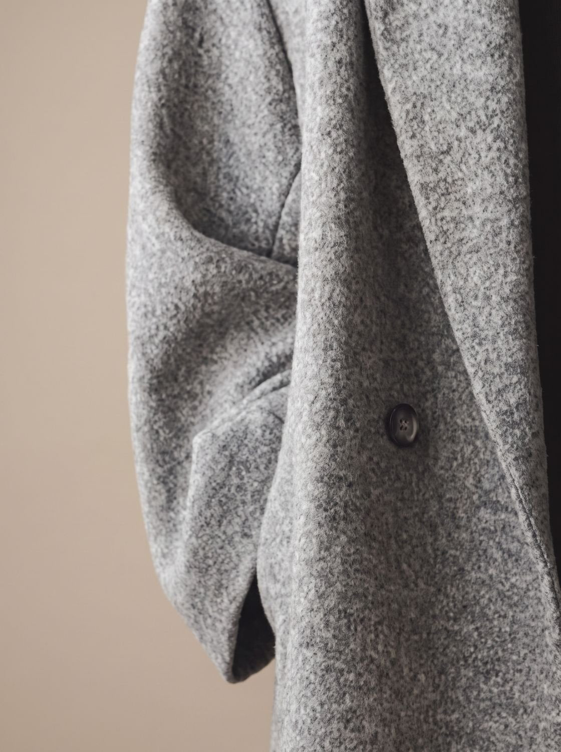 Long manteau d’hiver ajusté à double boutonnage pour femme