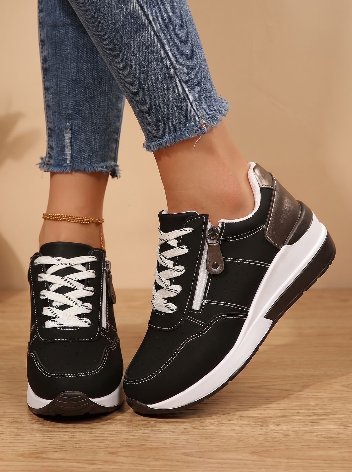 Baskets de marche orthopédiques à lacets et talon compensé pour femme