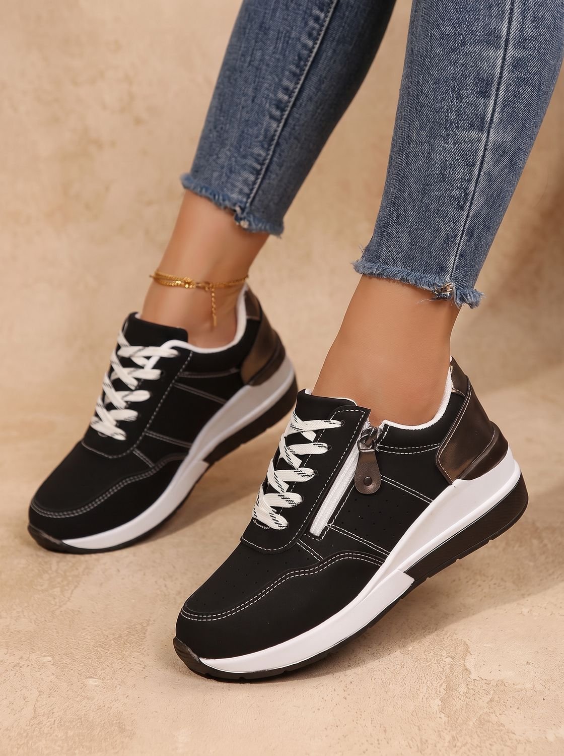 Baskets de marche orthopédiques à lacets et talon compensé pour femme