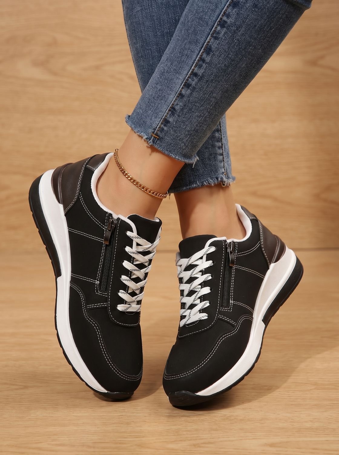 Baskets de marche orthopédiques à lacets et talon compensé pour femme