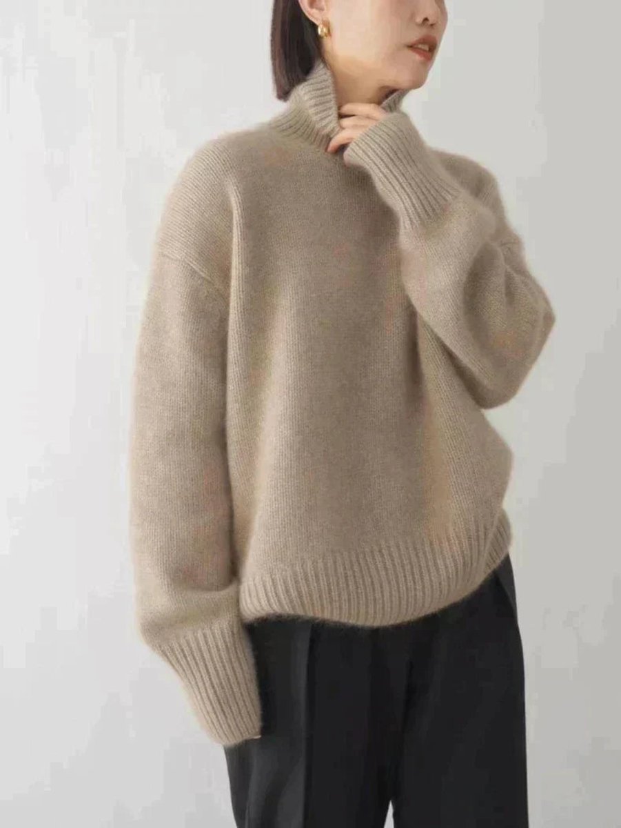 Women's Oversized Soft-Knit Cashmere Turtleneck Sweater with Ribbed Cuffs