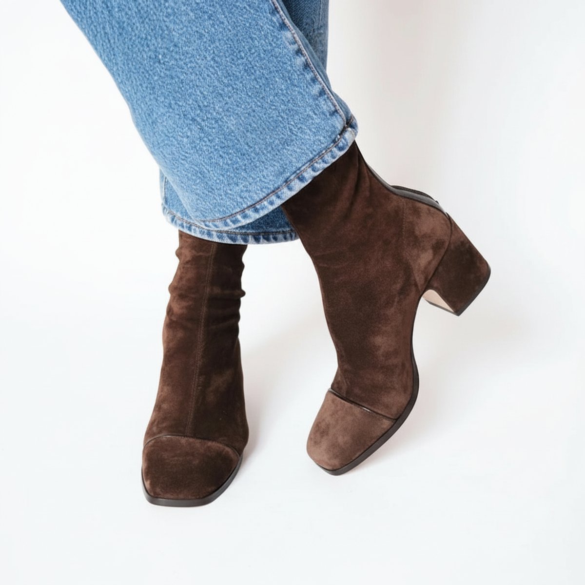Bottines en daim à bout carré et talon carré pour femme