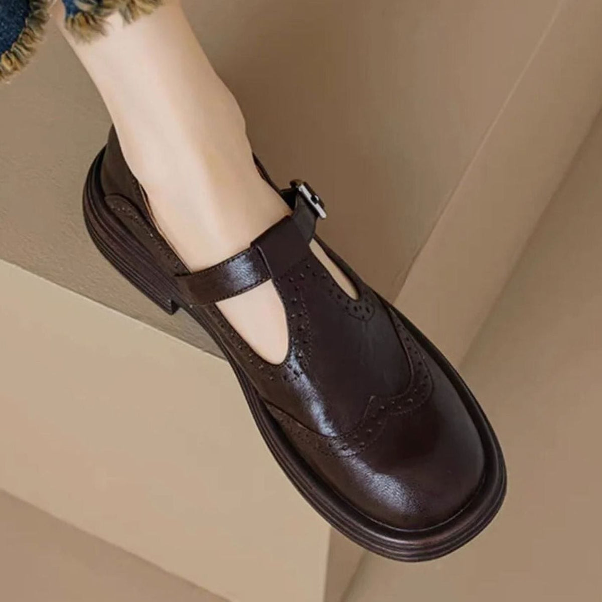 Women's Vintage Brogue Leather T-Strap Mary Jane Flats