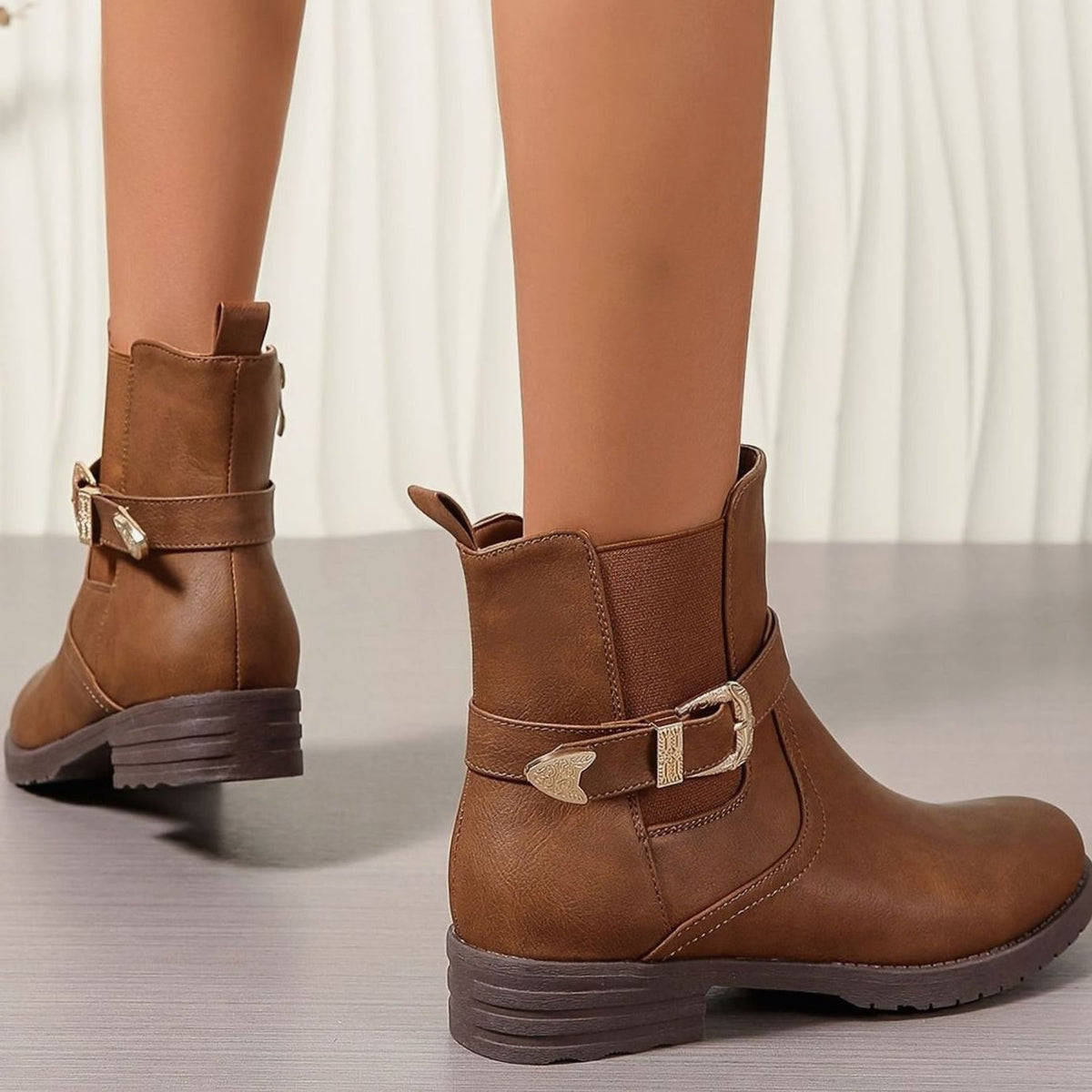 Bottines Chelsea western pour femme à boucle et talon carré