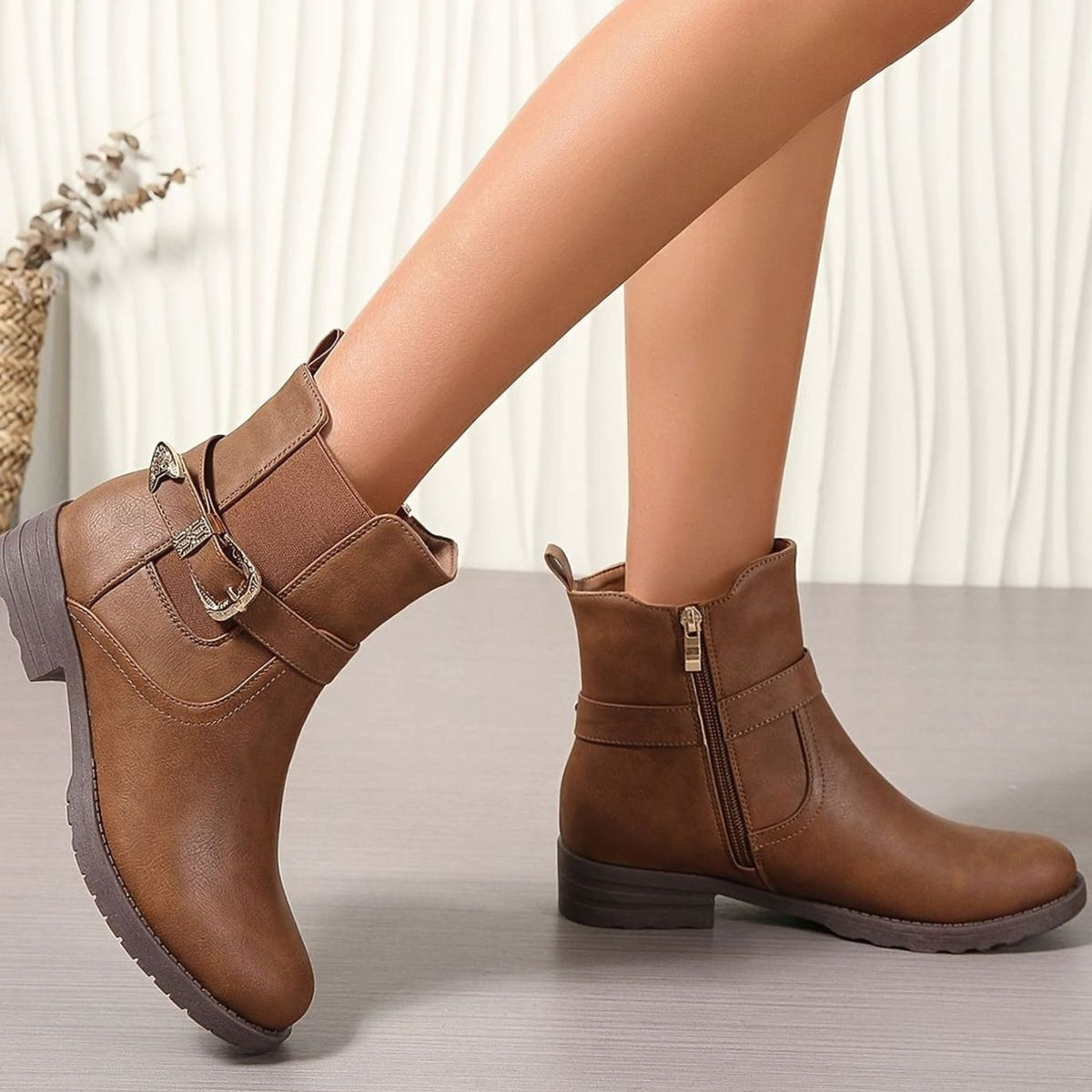 Bottines Chelsea western pour femme à boucle et talon carré
