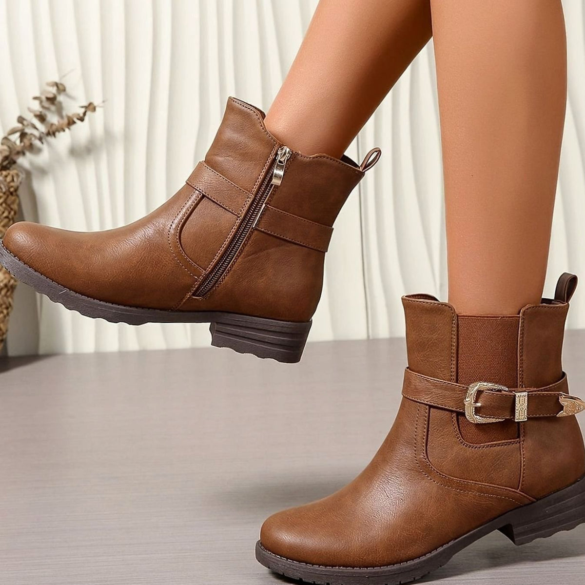 Bottines Chelsea western pour femme à boucle et talon carré