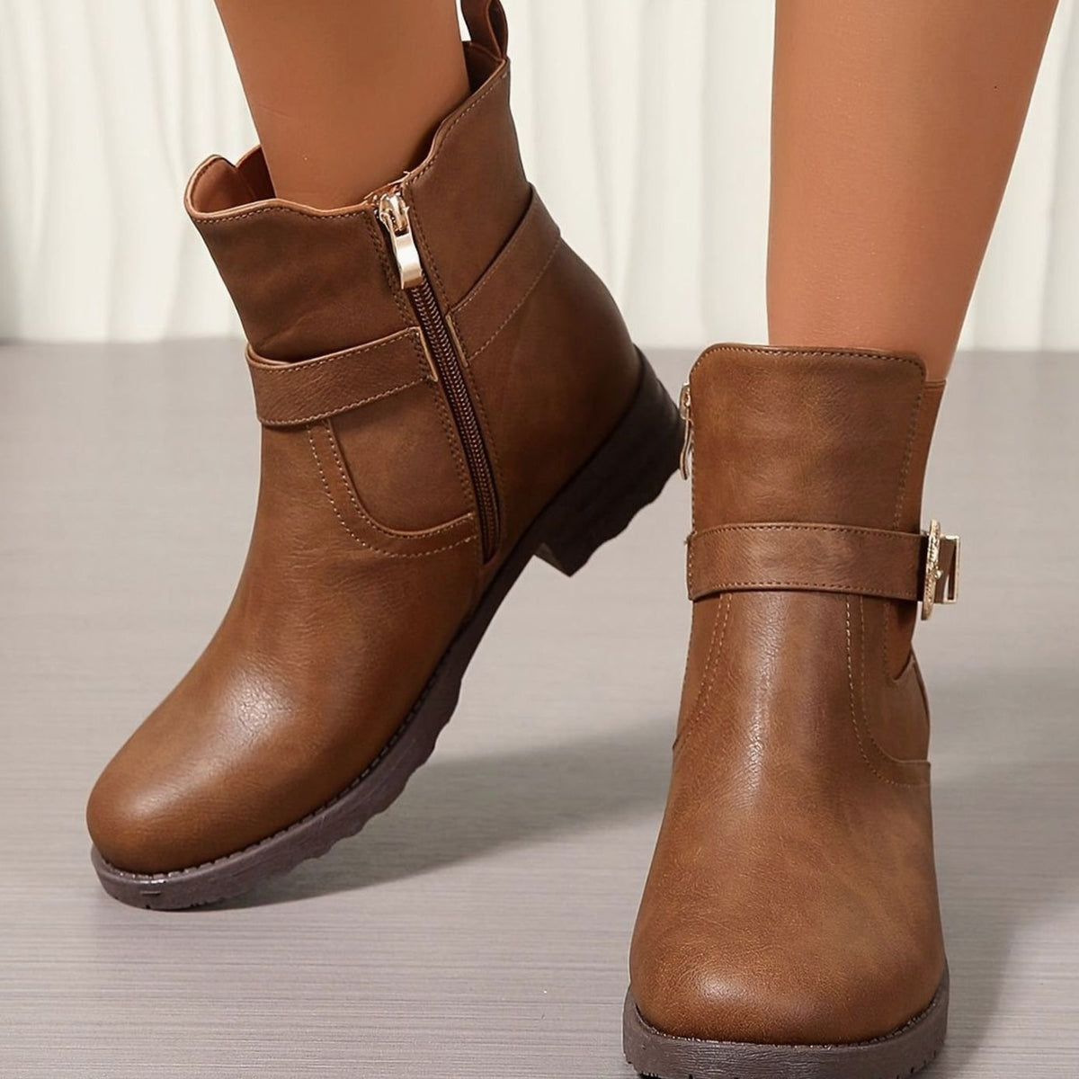 Bottines Chelsea western pour femme à boucle et talon carré