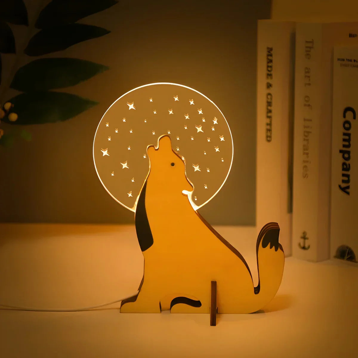 Lampe de table en bois en forme d’animal