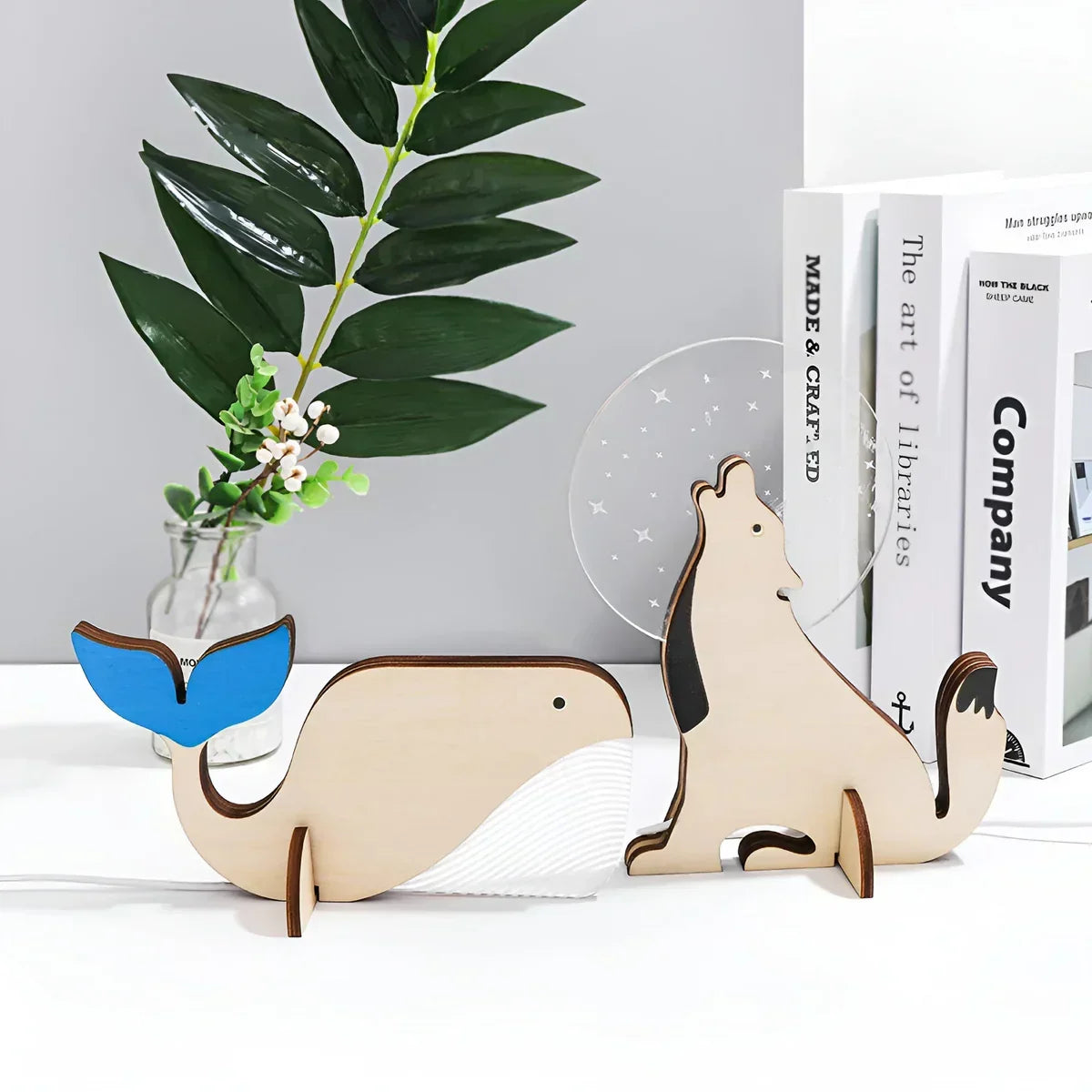 Lampe de table en bois en forme d’animal