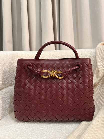 Woven Handbag Small – Compact and Elegant Braided Bag